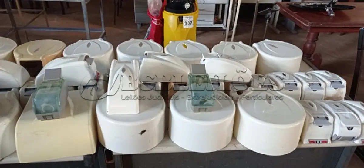 LOTE 395 - 01 LOTE COM GRANDE QUANTIDADE DIVERSAS DE DISPENSER TAMANHO DIVERSOS. (NO ESTADO) ATENÇÃO! FAZER A VISITAÇÃO ANTES DE ARREMATAR, NÃO SABEMOS SE FUNCIONA. LEILÃO NÃO TEM GARANTIA E NEM DEVOLUÇÃO, SUJEITO A POSSÍVEIS AVARIAS VISÍVEIS/OCULTAS E/OU AUSÊNCIA DE COMPONENTES.