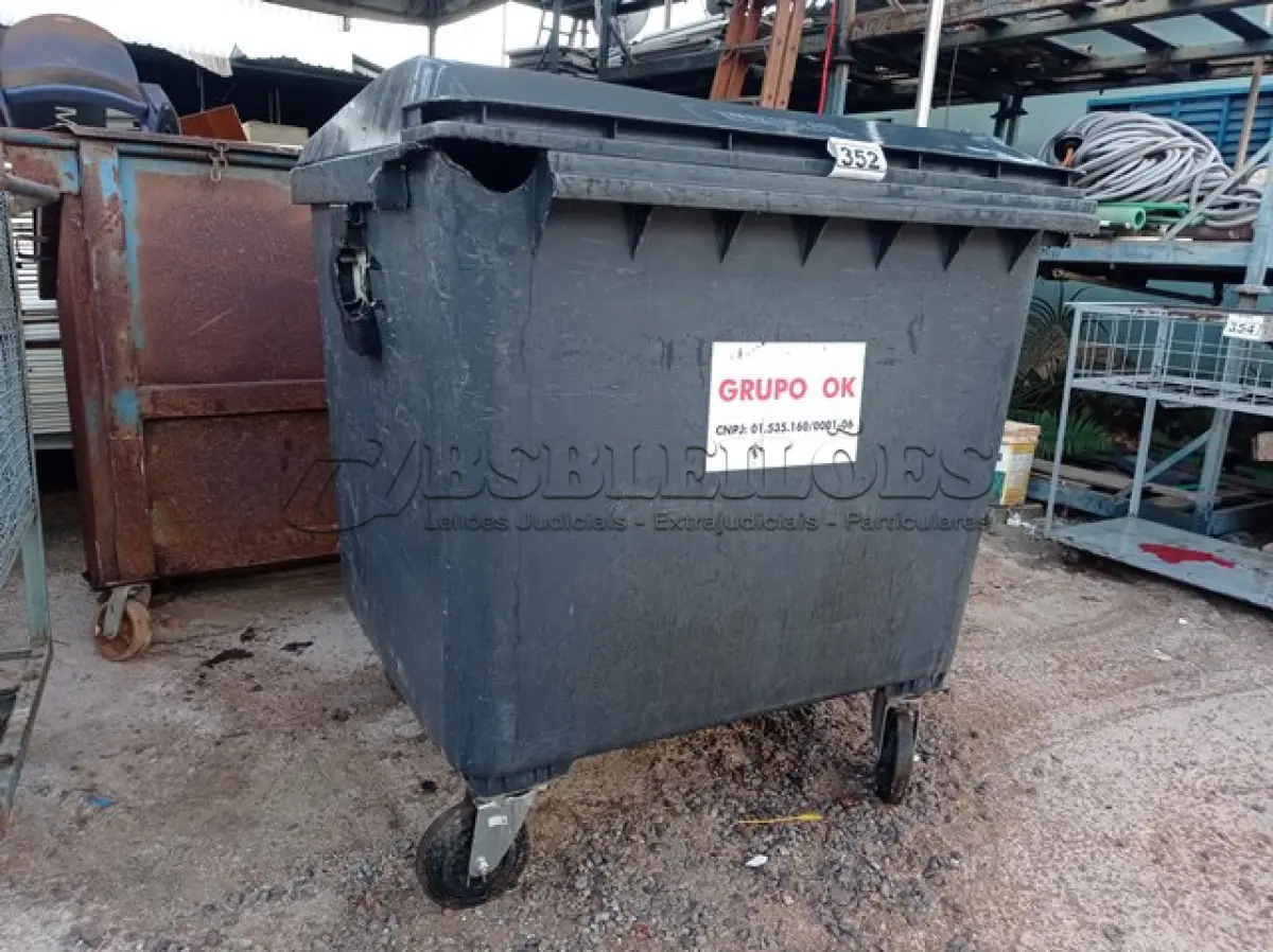 LOTE 352 - 01 CONTAINER PARA LIXO. (NO ESTADO) ATENÇÃO! FAZER A VISITAÇÃO ANTES DE ARREMATAR, NÃO SABEMOS SE FUNCIONA. LEILÃO NÃO TEM GARANTIA E NEM DEVOLUÇÃO, SUJEITO A POSSÍVEIS AVARIAS VISÍVEIS/OCULTAS E/OU AUSÊNCIA DE COMPONENTES.