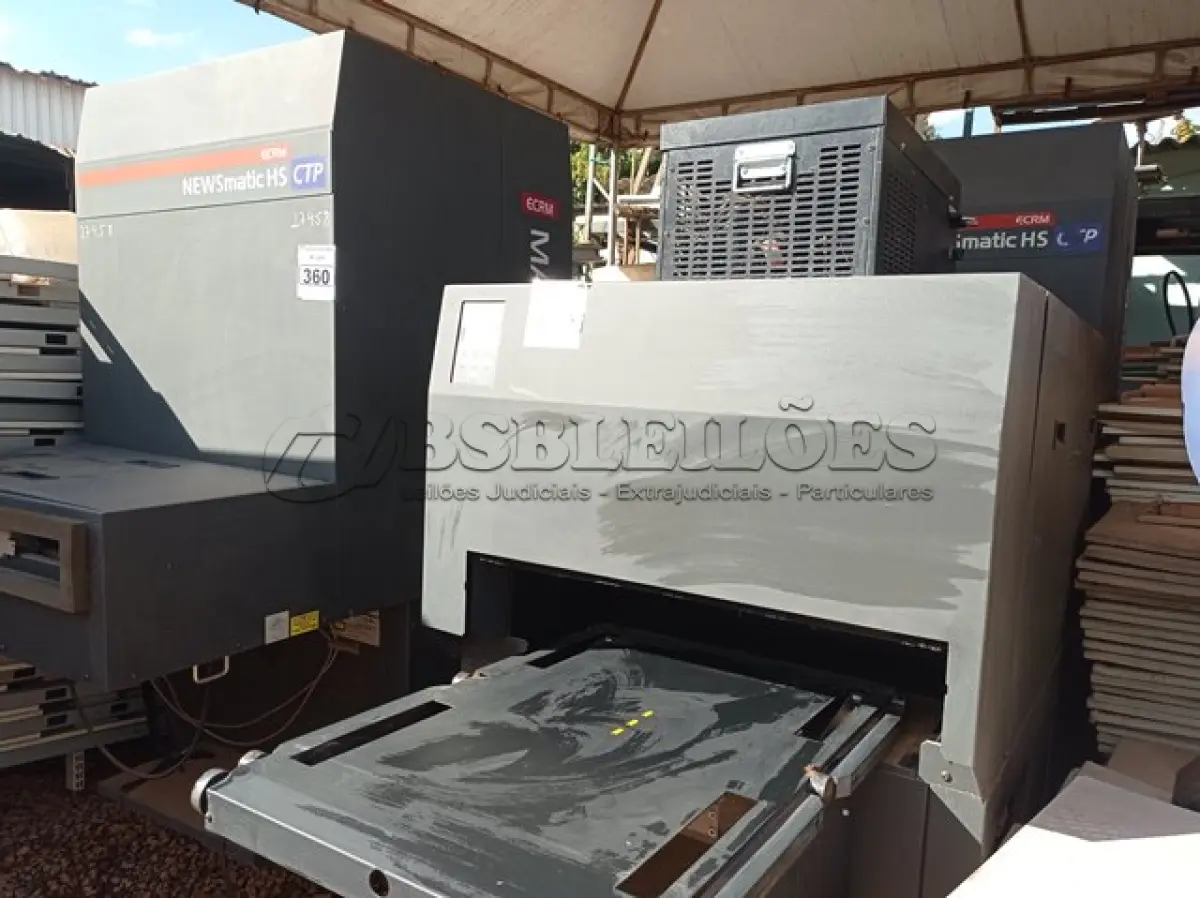 LOTE 359 - 01 MAQUINA GRÁFICA. (NO ESTADO) ATENÇÃO! FAZER A VISITAÇÃO ANTES DE ARREMATAR, NÃO SABEMOS SE FUNCIONA. LEILÃO NÃO TEM GARANTIA E NEM DEVOLUÇÃO, SUJEITO A POSSÍVEIS AVARIAS VISÍVEIS/OCULTAS E/OU AUSÊNCIA DE COMPONENTES.