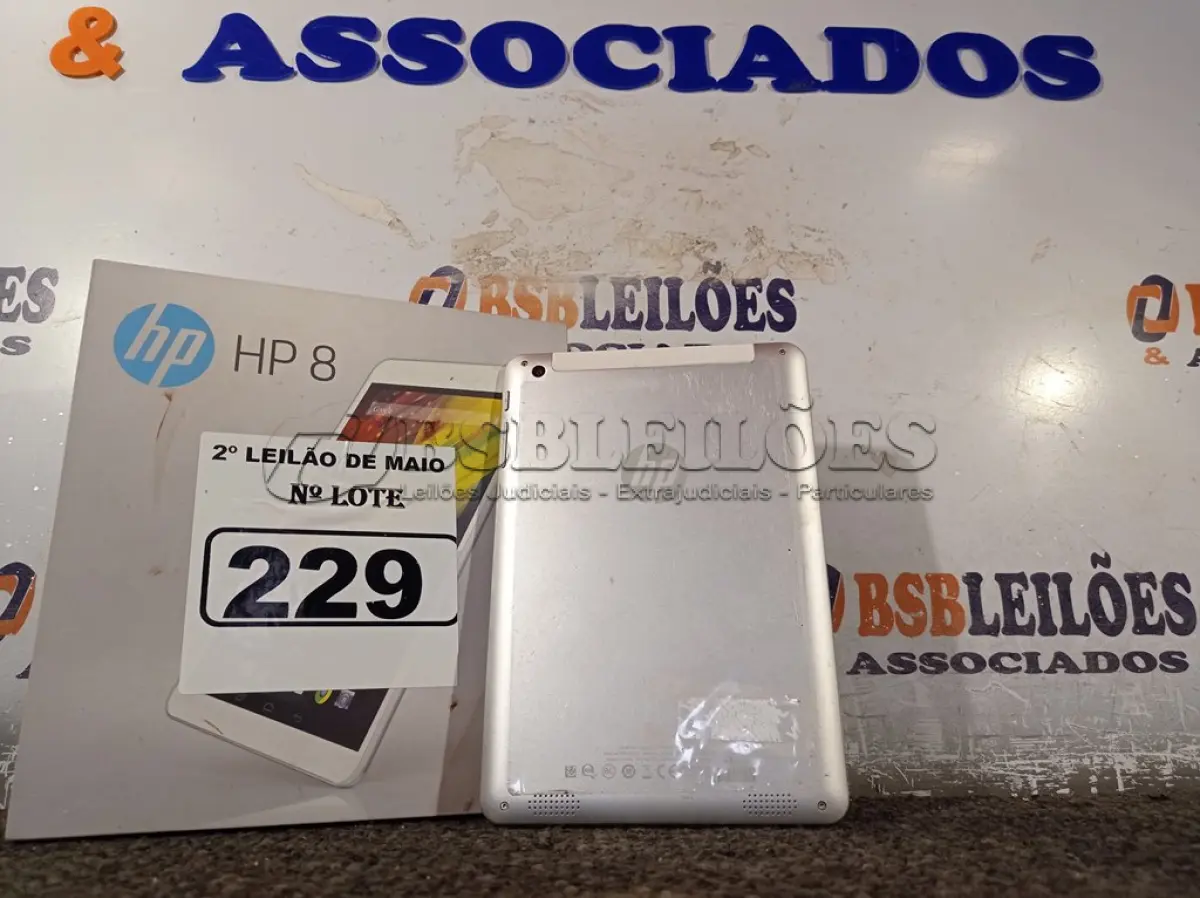 LOTE 229 - 01 TABLET MARCA HP. (NO ESTADO) ATENÇÃO! FAZER A VISITAÇÃO ANTES DE ARREMATAR, NÃO SABEMOS SE FUNCIONA. LEILÃO NÃO TEM GARANTIA E NEM DEVOLUÇÃO, SUJEITO A POSSÍVEIS AVARIAS VISÍVEIS/OCULTAS E/OU AUSÊNCIA DE COMPONENTES.