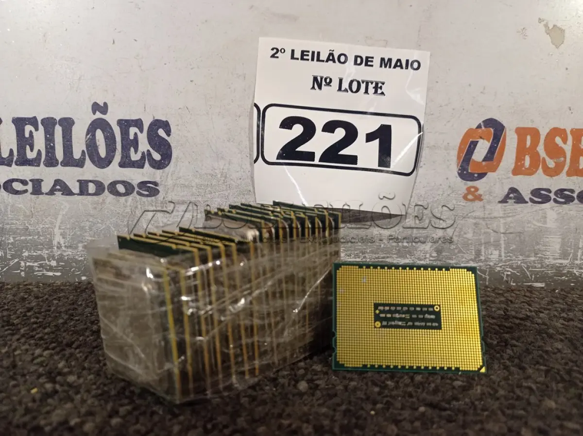 LOTE 221 - 01 LOTE COM VÁRIOS PROCESSADORES MARCAS E MODELOS DIVERSOS. (NO ESTADO) ATENÇÃO! FAZER A VISITAÇÃO ANTES DE ARREMATAR, NÃO SABEMOS SE FUNCIONA. LEILÃO NÃO TEM GARANTIA E NEM DEVOLUÇÃO, SUJEITO A POSSÍVEIS AVARIAS VISÍVEIS/OCULTAS E/OU AUSÊNCIA DE COMPONENTES.