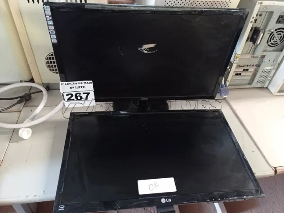 LOTE 267 - 01 MONITOR MARCA LG FLATROM E2360V-PN E 01 MONITOR MARCA AOC. (NO ESTADO) ATENÇÃO! FAZER A VISITAÇÃO ANTES DE ARREMATAR, NÃO SABEMOS SE FUNCIONA. LEILÃO NÃO TEM GARANTIA E NEM DEVOLUÇÃO, SUJEITO A POSSÍVEIS AVARIAS VISÍVEIS/OCULTAS E/OU AUSÊNCIA DE COMPONENTES.