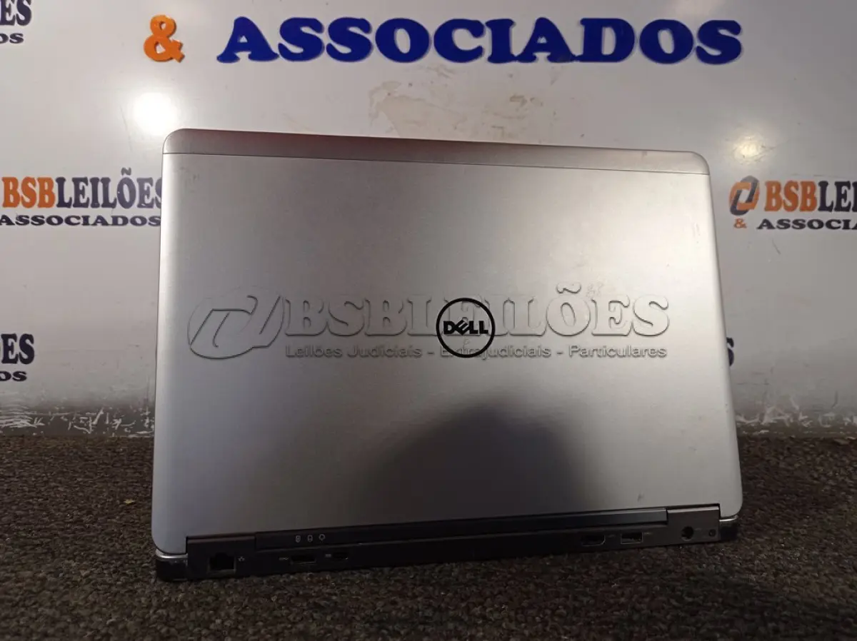 LOTE 210 - 01 NOTEBOOK MARCA DELL LATITUDE E7440. (NO ESTADO) ATENÇÃO! FAZER A VISITAÇÃO ANTES DE ARREMATAR, NÃO SABEMOS SE FUNCIONA. LEILÃO NÃO TEM GARANTIA E NEM DEVOLUÇÃO, SUJEITO A POSSÍVEIS AVARIAS VISÍVEIS/OCULTAS E/OU AUSÊNCIA DE COMPONENTES.