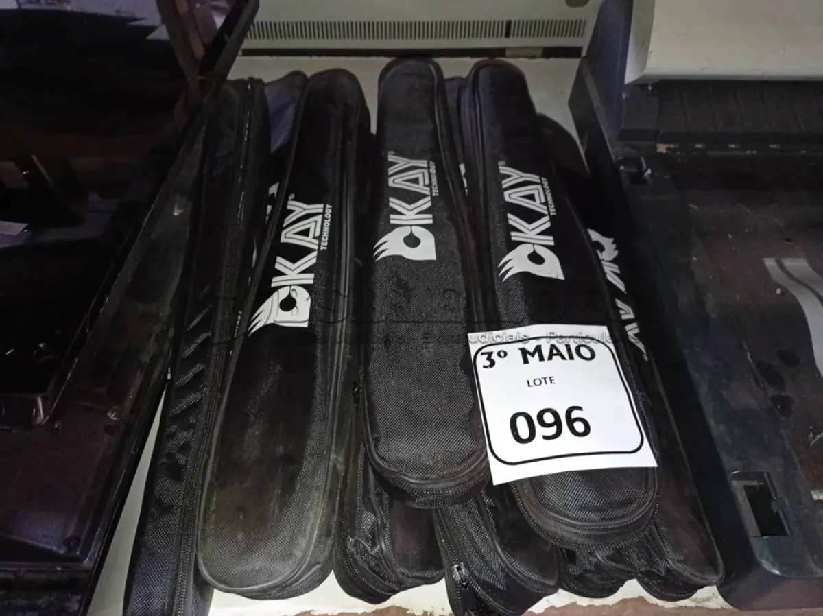 LOTE 096 - 10 DETECTORES DE METAL. (NO ESTADO) ATENÇÃO! FAZER A VISITAÇÃO ANTES DE ARREMATAR, NÃO SABEMOS SE FUNCIONA. LEILÃO NÃO TEM GARANTIA E NEM DEVOLUÇÃO, SUJEITO A POSSÍVEIS AVARIAS VISÍVEIS/OCULTAS E/OU AUSÊNCIA DE COMPONENTES.
