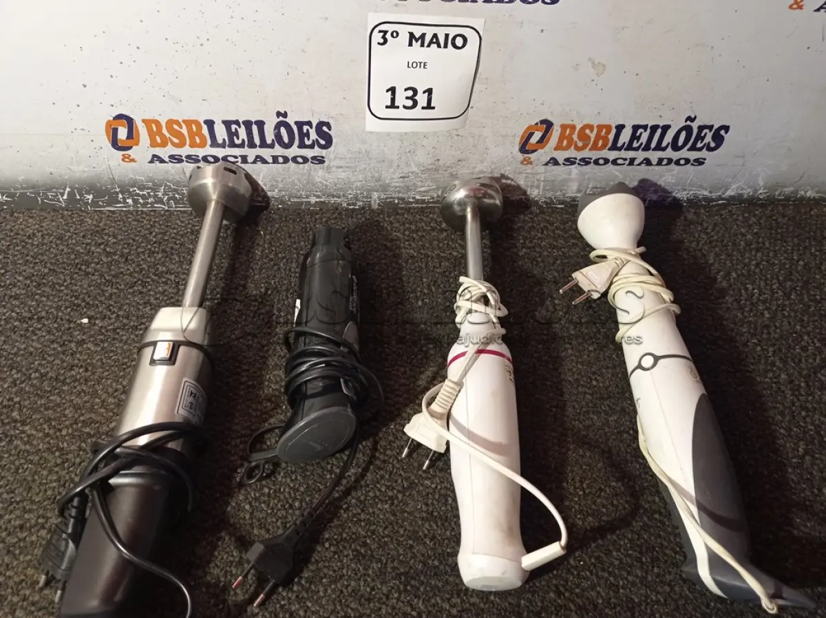 LOTE 131 - 05 MIX SENDO 01 INCOMPLETO. (NO ESTADO) ATENÇÃO! FAZER A VISITAÇÃO ANTES DE ARREMATAR, NÃO SABEMOS SE FUNCIONA. LEILÃO NÃO TEM GARANTIA E NEM DEVOLUÇÃO, SUJEITO A POSSÍVEIS AVARIAS VISÍVEIS/OCULTAS E/OU AUSÊNCIA DE COMPONENTES.