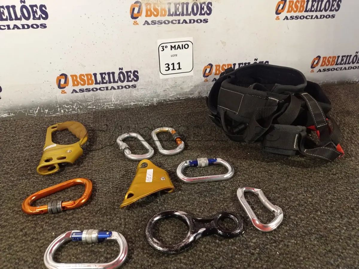 LOTE 311 - 01 LOTE COM MATERIAIS PARA RAPEL. (NO ESTADO) ATENÇÃO! FAZER A VISITAÇÃO ANTES DE ARREMATAR, NÃO SABEMOS SE FUNCIONA. LEILÃO NÃO TEM GARANTIA E NEM DEVOLUÇÃO, SUJEITO A POSSÍVEIS AVARIAS VISÍVEIS/OCULTAS E/OU AUSÊNCIA DE COMPONENTES.