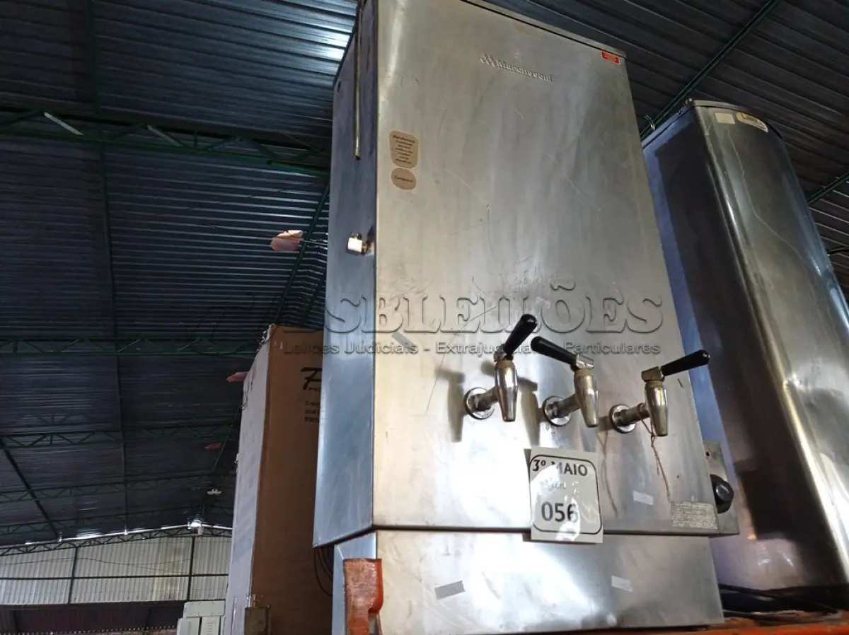 LOTE 056 - 01 CAFETEIRA INDUSTRIAL ELÉTRICA EM INOX. (NO ESTADO) ATENÇÃO! FAZER A VISITAÇÃO ANTES DE ARREMATAR, NÃO SABEMOS SE FUNCIONA. LEILÃO NÃO TEM GARANTIA E NEM DEVOLUÇÃO, SUJEITO A POSSÍVEIS AVARIAS VISÍVEIS/OCULTAS E/OU AUSÊNCIA DE COMPONENTES.