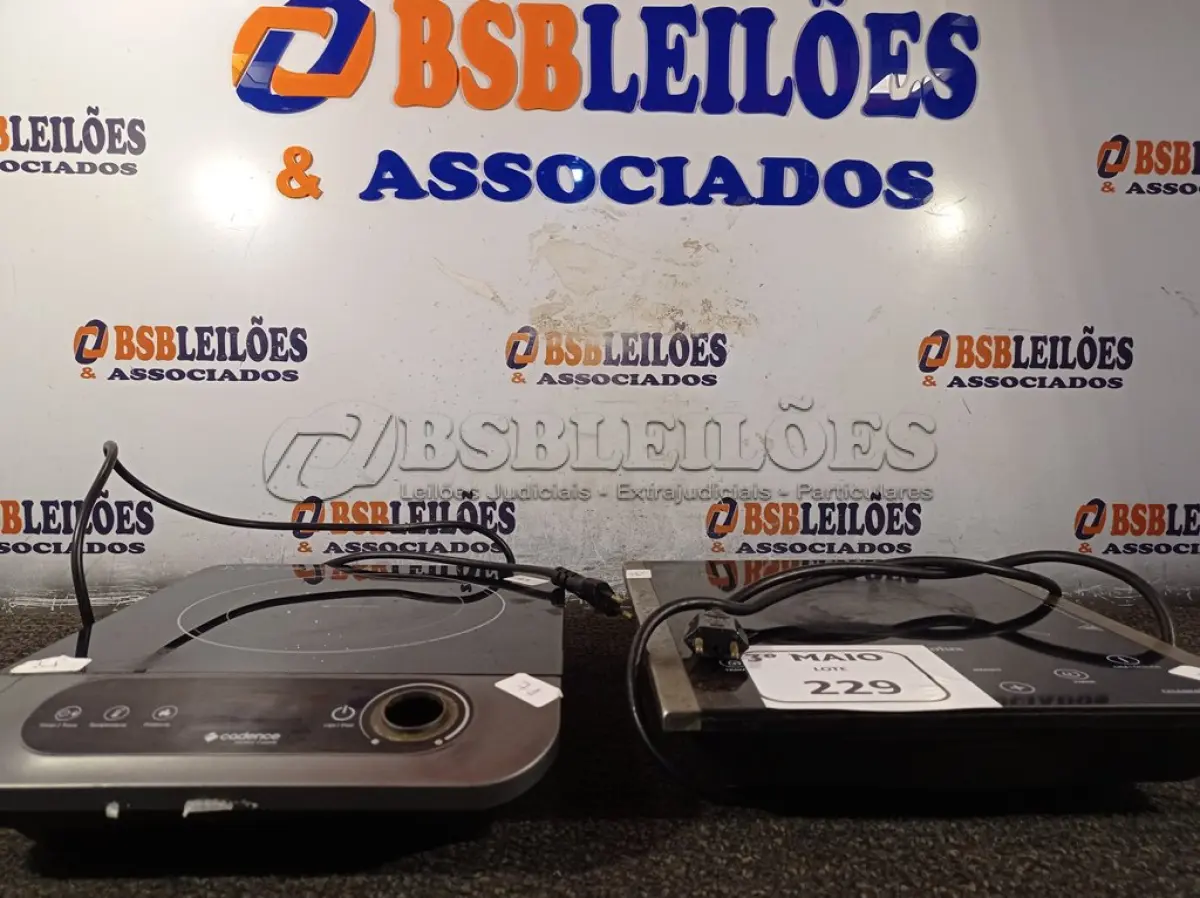LOTE 229 - 02 FOGÕES ELÉTRICOS COM AVARIAS. (NO ESTADO) ATENÇÃO! FAZER A VISITAÇÃO ANTES DE ARREMATAR, NÃO SABEMOS SE FUNCIONA. LEILÃO NÃO TEM GARANTIA E NEM DEVOLUÇÃO, SUJEITO A POSSÍVEIS AVARIAS VISÍVEIS/OCULTAS E/OU AUSÊNCIA DE COMPONENTES.