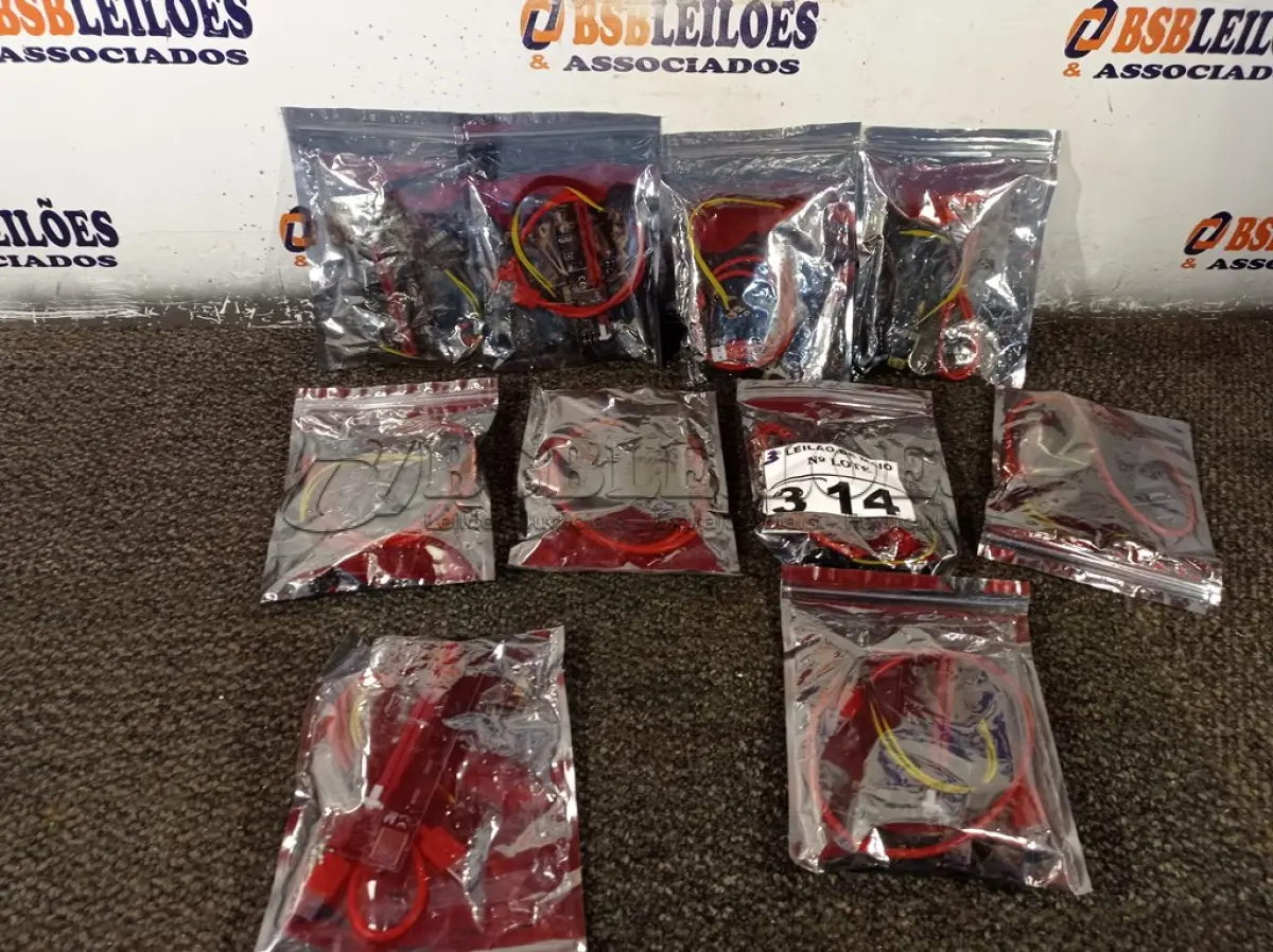 LOTE 314 - 01 LOTE COM 10 PLACAS PCI USB. (NO ESTADO) ATENÇÃO! FAZER A VISITAÇÃO ANTES DE ARREMATAR, NÃO SABEMOS SE FUNCIONA. LEILÃO NÃO TEM GARANTIA E NEM DEVOLUÇÃO, SUJEITO A POSSÍVEIS AVARIAS VISÍVEIS/OCULTAS E/OU AUSÊNCIA DE COMPONENTES.
