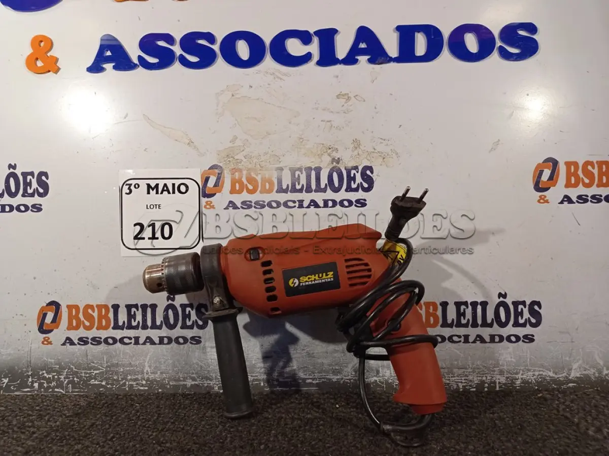 LOTE 210 - 01 PARAFUSADEIRA/FURADEIRA MARCA SCHUZ 220V. (NO ESTADO) ATENÇÃO! FAZER A VISITAÇÃO ANTES DE ARREMATAR, NÃO SABEMOS SE FUNCIONA. LEILÃO NÃO TEM GARANTIA E NEM DEVOLUÇÃO, SUJEITO A POSSÍVEIS AVARIAS VISÍVEIS/OCULTAS E/OU AUSÊNCIA DE COMPONENTES.