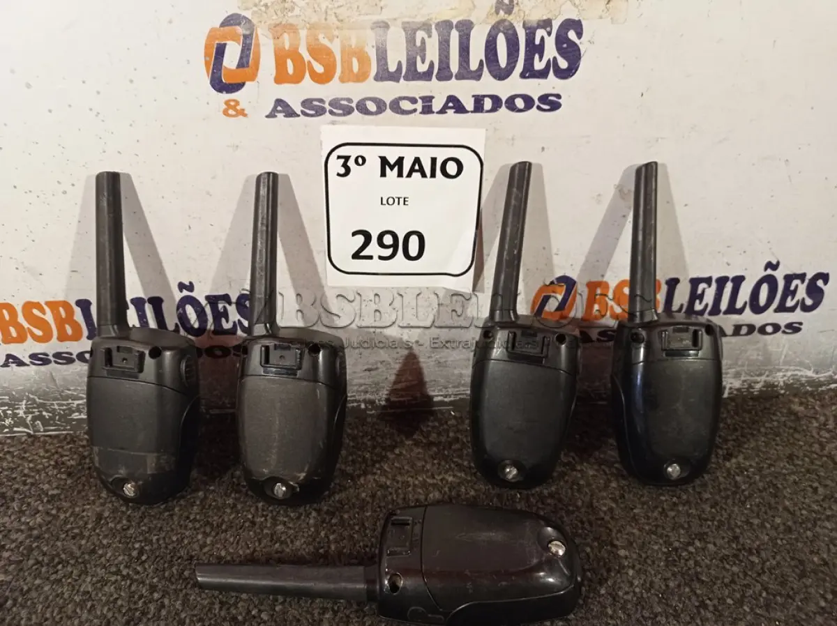 LOTE 290 - 05 RÁDIOS COMUNICADORES MARCA INTELBRAS. (NO ESTADO) ATENÇÃO! FAZER A VISITAÇÃO ANTES DE ARREMATAR, NÃO SABEMOS SE FUNCIONA. LEILÃO NÃO TEM GARANTIA E NEM DEVOLUÇÃO, SUJEITO A POSSÍVEIS AVARIAS VISÍVEIS/OCULTAS E/OU AUSÊNCIA DE COMPONENTES.