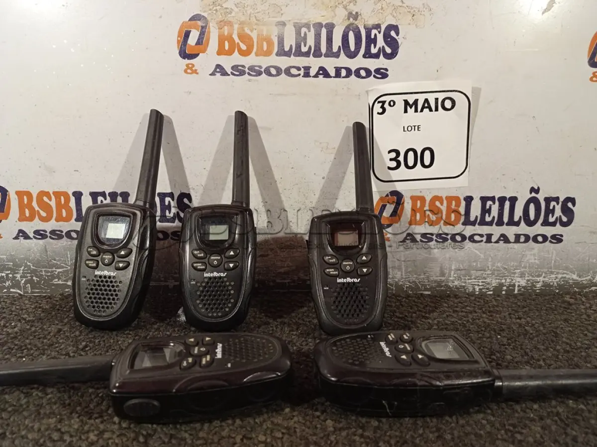 LOTE 300 - 05 RÁDIOS COMUNICADORES MARCA INTELBRAS. (NO ESTADO) ATENÇÃO! FAZER A VISITAÇÃO ANTES DE ARREMATAR, NÃO SABEMOS SE FUNCIONA. LEILÃO NÃO TEM GARANTIA E NEM DEVOLUÇÃO, SUJEITO A POSSÍVEIS AVARIAS VISÍVEIS/OCULTAS E/OU AUSÊNCIA DE COMPONENTES.