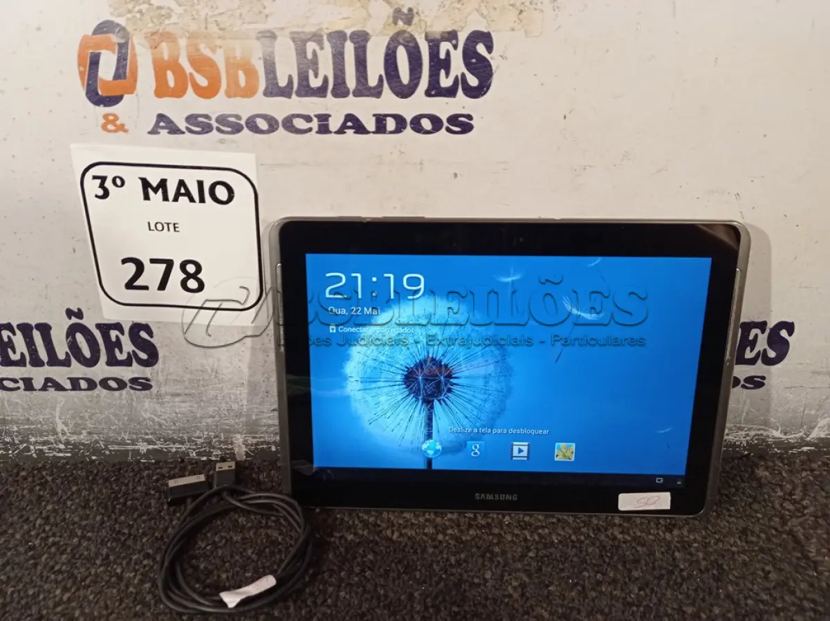 LOTE 278 - 01 TABLET SAMSUNG MODELO:GT-P5110 COM CABO. (NO ESTADO) ATENÇÃO! FAZER A VISITAÇÃO ANTES DE ARREMATAR, NÃO SABEMOS SE FUNCIONA. LEILÃO NÃO TEM GARANTIA E NEM DEVOLUÇÃO, SUJEITO A POSSÍVEIS AVARIAS VISÍVEIS/OCULTAS E/OU AUSÊNCIA DE COMPONENTES.
