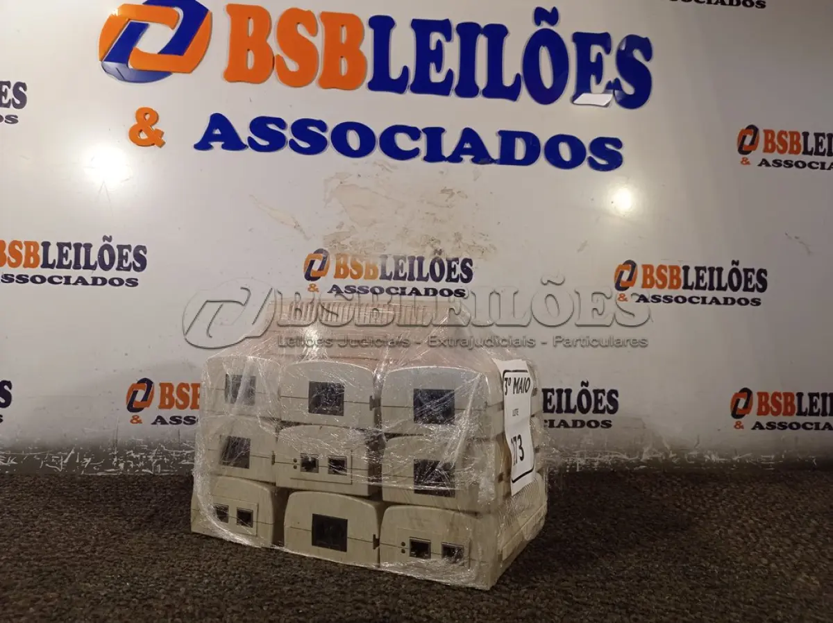 LOTE 273 - 10 POWERDSINE 7001G. (NO ESTADO) ATENÇÃO! FAZER A VISITAÇÃO ANTES DE ARREMATAR, NÃO SABEMOS SE FUNCIONA. LEILÃO NÃO TEM GARANTIA E NEM DEVOLUÇÃO, SUJEITO A POSSÍVEIS AVARIAS VISÍVEIS/OCULTAS E/OU AUSÊNCIA DE COMPONENTES.