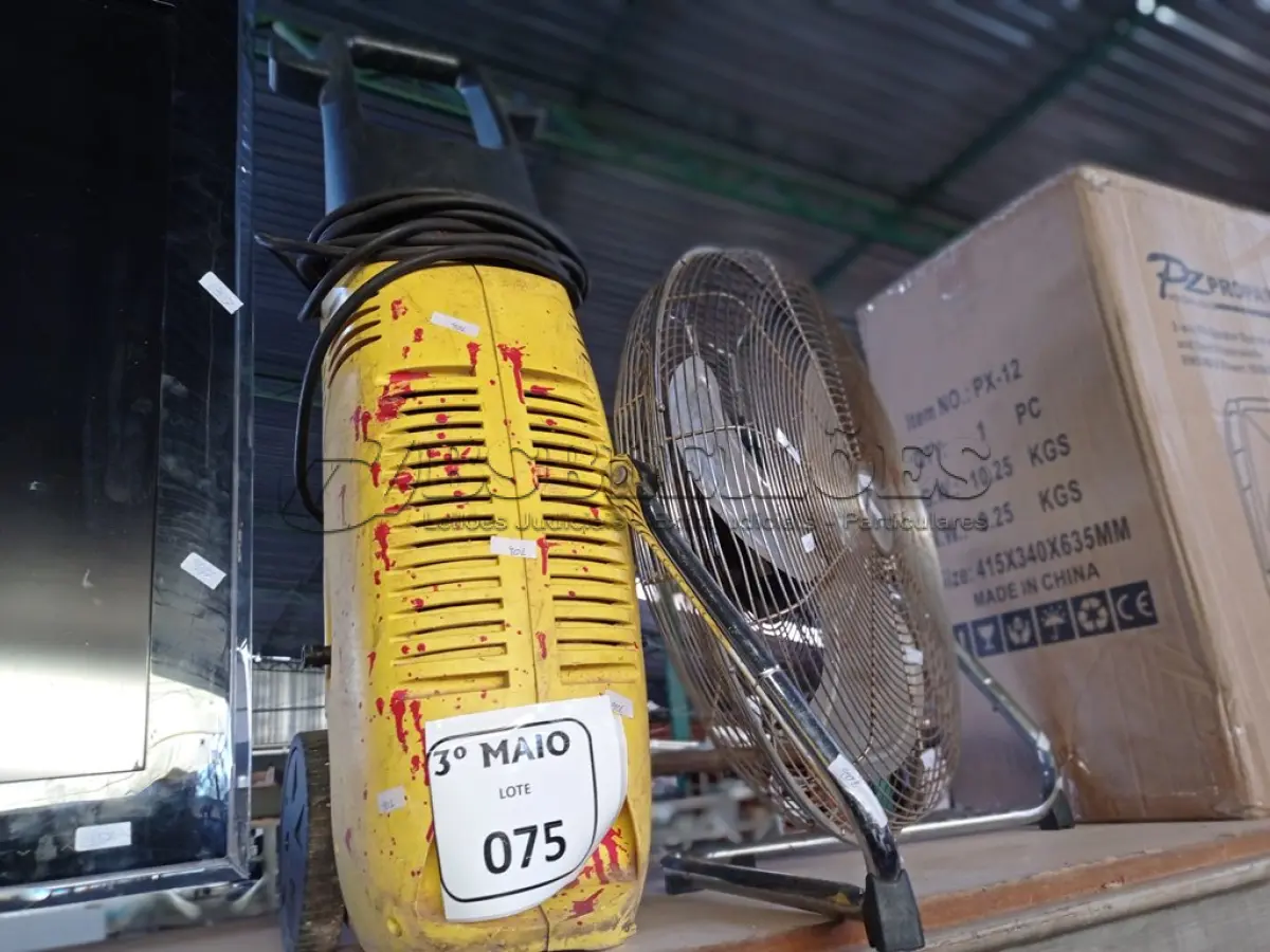 LOTE 075 - 01 LAVADORA DE ALTA PRESSÃO MARCA KARCHER K3.85 E 01 VENTILADOR COM AVARIAS. (NO ESTADO) ATENÇÃO! FAZER A VISITAÇÃO ANTES DE ARREMATAR, NÃO SABEMOS SE FUNCIONA. LEILÃO NÃO TEM GARANTIA E NEM DEVOLUÇÃO, SUJEITO A POSSÍVEIS AVARIAS VISÍVEIS/OCULTAS E/OU AUSÊNCIA DE COMPONENTES.