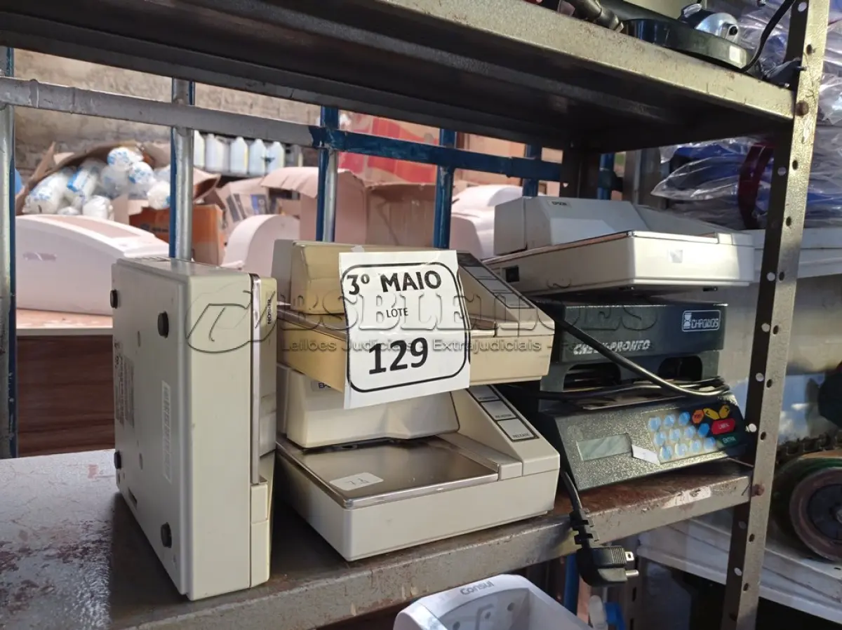 LOTE 129 - 01 RELÓGIO DE PONTO E 04 IMPRESSORAS DE RECIBO MARCA EPSON. (NO ESTADO) ATENÇÃO! FAZER A VISITAÇÃO ANTES DE ARREMATAR, NÃO SABEMOS SE FUNCIONA. LEILÃO NÃO TEM GARANTIA E NEM DEVOLUÇÃO, SUJEITO A POSSÍVEIS AVARIAS VISÍVEIS/OCULTAS E/OU AUSÊNCIA DE COMPONENTES.