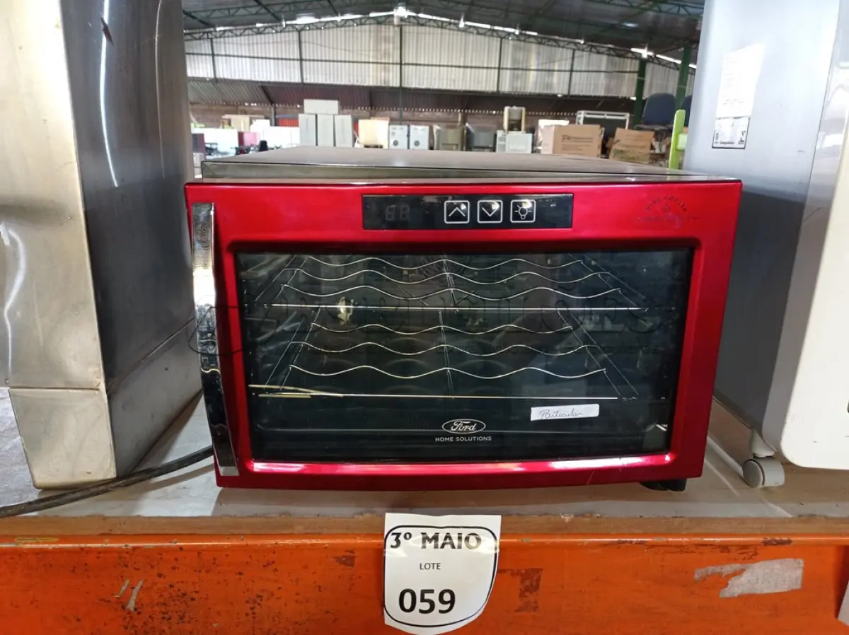 LOTE 059 - 01 ADEGA TERMOELÉTRICA MODELO F-080 MARCA FORD 220V. (NO ESTADO) ATENÇÃO! FAZER A VISITAÇÃO ANTES DE ARREMATAR, NÃO SABEMOS SE FUNCIONA. LEILÃO NÃO TEM GARANTIA E NEM DEVOLUÇÃO, SUJEITO A POSSÍVEIS AVARIAS VISÍVEIS/OCULTAS E/OU AUSÊNCIA DE COMPONENTES.