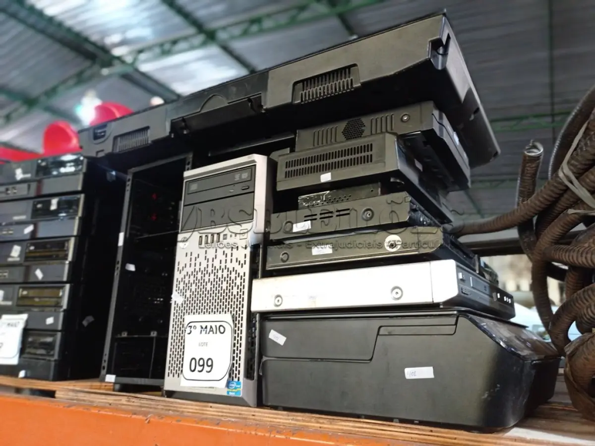 LOTE 099 - 01 SERVIDOR MARCA HP, 01 TV 32’’ E ELETRÔNICOS DIVERSOS.  (NO ESTADO) ATENÇÃO! FAZER A VISITAÇÃO ANTES DE ARREMATAR, NÃO SABEMOS SE FUNCIONA. LEILÃO NÃO TEM GARANTIA E NEM DEVOLUÇÃO, SUJEITO A POSSÍVEIS AVARIAS VISÍVEIS/OCULTAS E/OU AUSÊNCIA DE COMPONENTES.