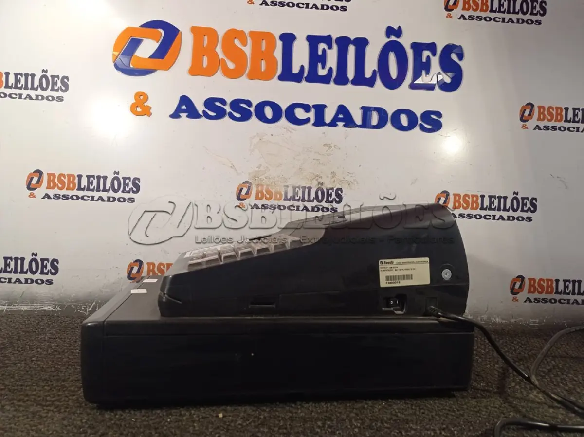 LOTE 338 - 01 CAIXA REGISTRADORA MULT-LINE DISPLAY MARCA SWEDA. (NO ESTADO) ATENÇÃO! FAZER A VISITAÇÃO ANTES DE ARREMATAR, NÃO SABEMOS SE FUNCIONA. LEILÃO NÃO TEM GARANTIA E NEM DEVOLUÇÃO, SUJEITO A POSSÍVEIS AVARIAS VISÍVEIS/OCULTAS E/OU AUSÊNCIA DE COMPONENTES.