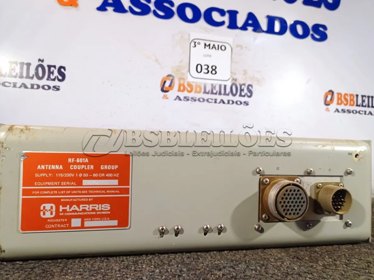 LOTE 038 - 01 ACOPLADOR DE ANTENA DE CONTROLE DE RÁDIO RF-601ª MARCA HARRIS. (NO ESTADO) ATENÇÃO! FAZER A VISITAÇÃO ANTES DE ARREMATAR, NÃO SABEMOS SE FUNCIONA. LEILÃO NÃO TEM GARANTIA E NEM DEVOLUÇÃO, SUJEITO A POSSÍVEIS AVARIAS VISÍVEIS/OCULTAS E/OU AUSÊNCIA DE COMPONENTES.