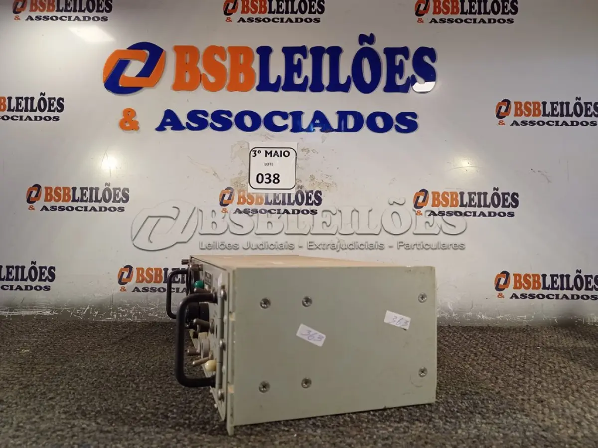 LOTE 038 - 01 ACOPLADOR DE ANTENA DE CONTROLE DE RÁDIO RF-601ª MARCA HARRIS. (NO ESTADO) ATENÇÃO! FAZER A VISITAÇÃO ANTES DE ARREMATAR, NÃO SABEMOS SE FUNCIONA. LEILÃO NÃO TEM GARANTIA E NEM DEVOLUÇÃO, SUJEITO A POSSÍVEIS AVARIAS VISÍVEIS/OCULTAS E/OU AUSÊNCIA DE COMPONENTES.