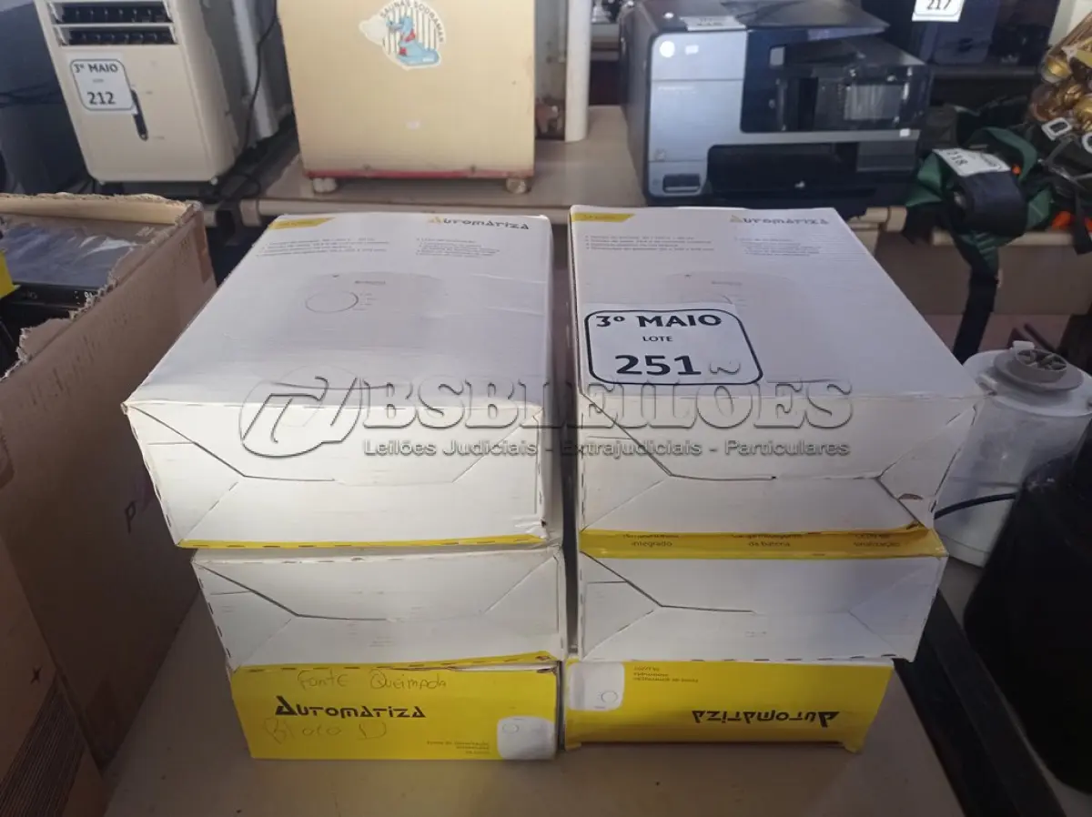 LOTE 251 - 06 FONTES DE ALIMENTAÇÃO ININTERRUPTA COM AVARIAS. (NO ESTADO) ATENÇÃO! FAZER A VISITAÇÃO ANTES DE ARREMATAR, NÃO SABEMOS SE FUNCIONA. LEILÃO NÃO TEM GARANTIA E NEM DEVOLUÇÃO, SUJEITO A POSSÍVEIS AVARIAS VISÍVEIS/OCULTAS E/OU AUSÊNCIA DE COMPONENTES.