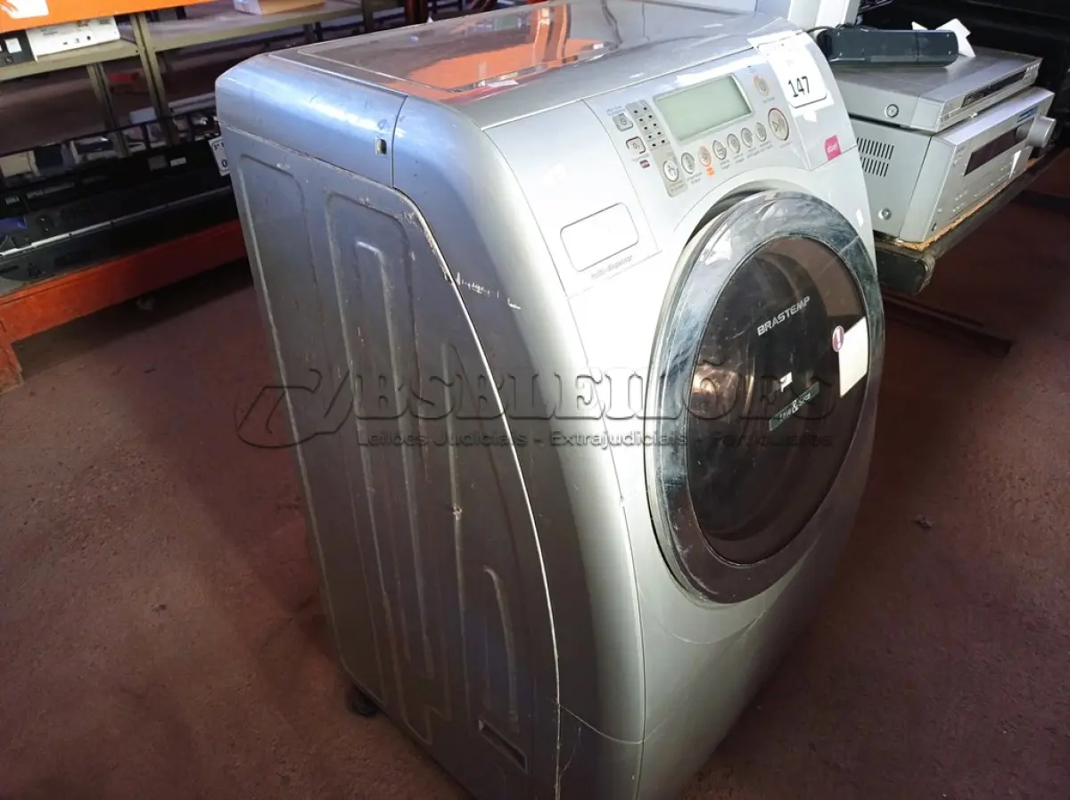 LOTE 147 - 01 MÁQUINA LAVA E SECA MARCA BRASTEMP 220V. (NO ESTADO) ATENÇÃO! FAZER A VISITAÇÃO ANTES DE ARREMATAR, NÃO SABEMOS SE FUNCIONA. LEILÃO NÃO TEM GARANTIA E NEM DEVOLUÇÃO, SUJEITO A POSSÍVEIS AVARIAS VISÍVEIS/OCULTAS E/OU AUSÊNCIA DE COMPONENTES.