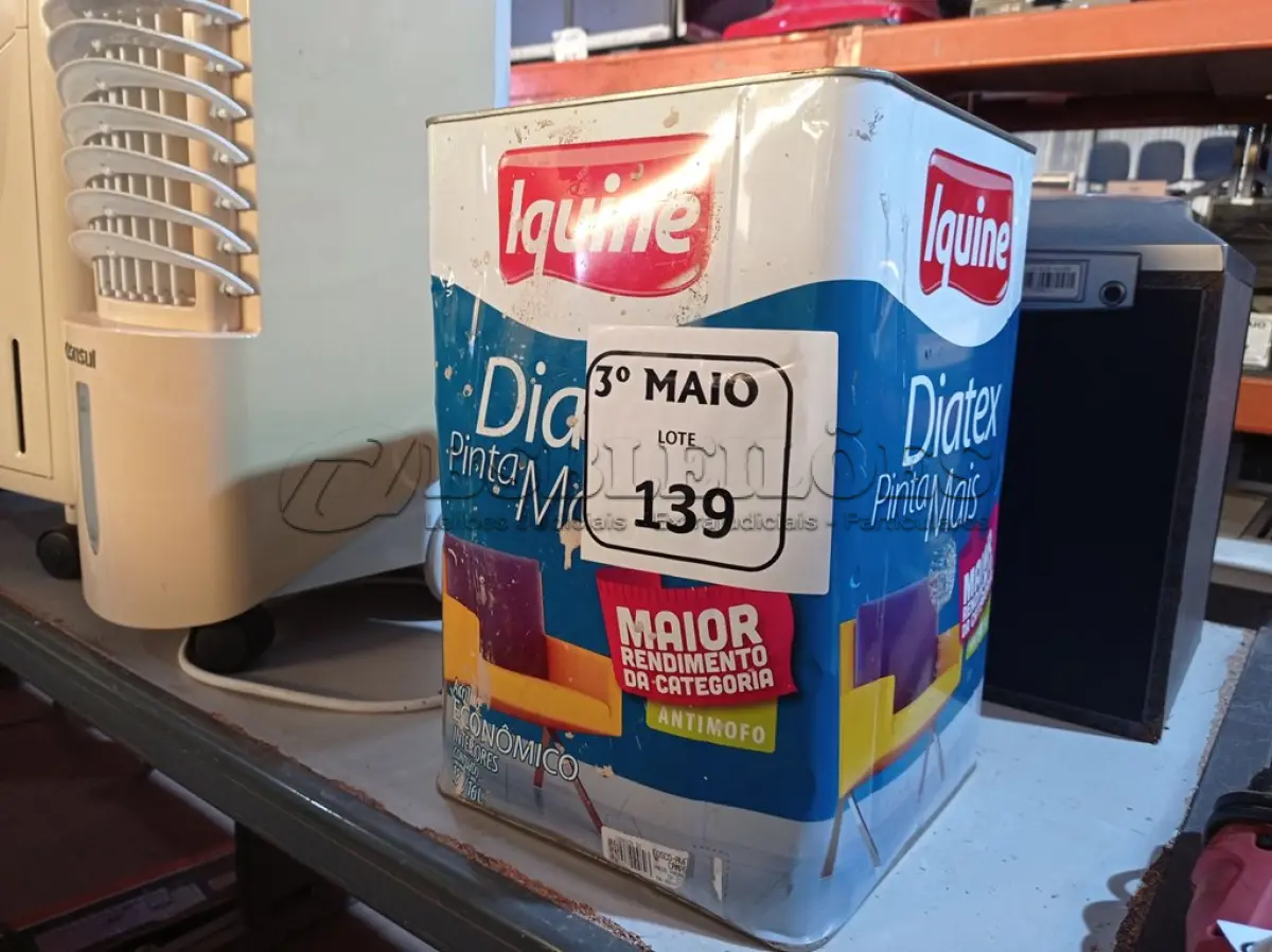 LOTE 139 - 01 LATA DE TINTA IQUINE DIATEX DE 18L NA COR FOSCO AVELUDADO CAMARÃO. (NO ESTADO) ATENÇÃO! FAZER A VISITAÇÃO ANTES DE ARREMATAR, NÃO SABEMOS SE FUNCIONA. LEILÃO NÃO TEM GARANTIA E NEM DEVOLUÇÃO, SUJEITO A POSSÍVEIS AVARIAS VISÍVEIS/OCULTAS E/OU AUSÊNCIA DE COMPONENTES.