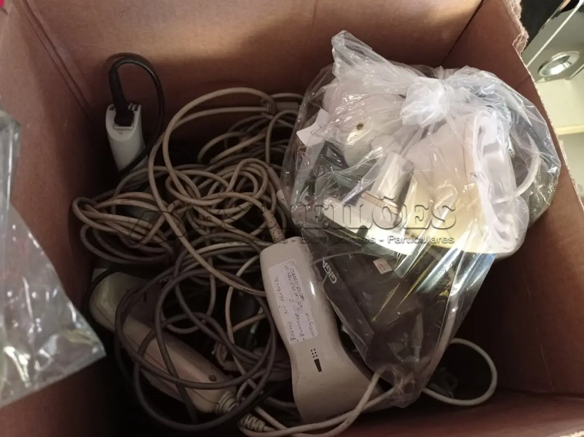 LOTE 260 - 01 LOTE COM VÁRIOS LEITORES DE CÓDIGO DE BARRAS E CÂMERAS DE SEGURANÇA. (NO ESTADO) ATENÇÃO! FAZER A VISITAÇÃO ANTES DE ARREMATAR, NÃO SABEMOS SE FUNCIONA. LEILÃO NÃO TEM GARANTIA E NEM DEVOLUÇÃO, SUJEITO A POSSÍVEIS AVARIAS VISÍVEIS/OCULTAS E/OU AUSÊNCIA DE COMPONENTES.