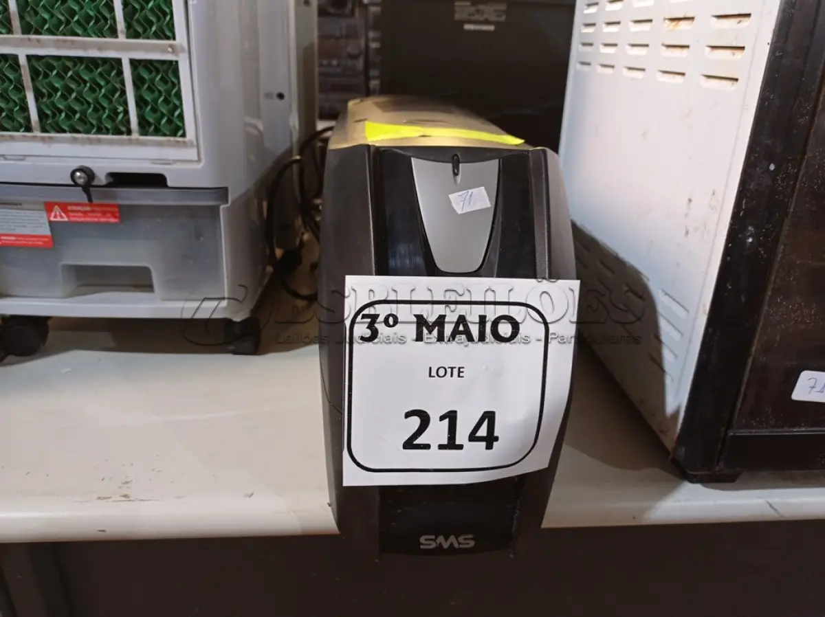 LOTE 214 - 01 NOBREAK MARCA SMS. NO ESTADO) ATENÇÃO! FAZER A VISITAÇÃO ANTES DE ARREMATAR, NÃO SABEMOS SE FUNCIONA. LEILÃO NÃO TEM GARANTIA E NEM DEVOLUÇÃO, SUJEITO A POSSÍVEIS AVARIAS VISÍVEIS/OCULTAS E/OU AUSÊNCIA DE COMPONENTES.