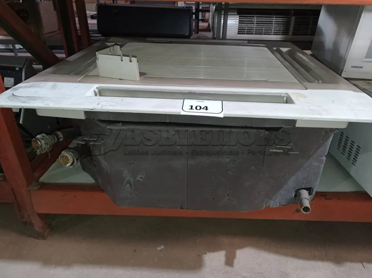 LOTE 104 - 01 EVAPORADORA DE TETO MARCA YORK. (NO ESTADO) ATENÇÃO! FAZER A VISITAÇÃO ANTES DE ARREMATAR, NÃO SABEMOS SE FUNCIONA. LEILÃO NÃO TEM GARANTIA E NEM DEVOLUÇÃO, SUJEITO A POSSÍVEIS AVARIAS VISÍVEIS/OCULTAS E/OU AUSÊNCIA DE COMPONENTES.