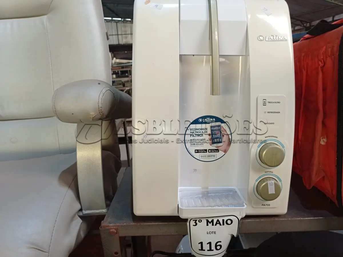 LOTE 116 - 01 PURIFICADOR DE ÁGUA MARCA LATINA MODELO PA 733. (NO ESTADO) ATENÇÃO! FAZER A VISITAÇÃO ANTES DE ARREMATAR, NÃO SABEMOS SE FUNCIONA. LEILÃO NÃO TEM GARANTIA E NEM DEVOLUÇÃO, SUJEITO A POSSÍVEIS AVARIAS VISÍVEIS/OCULTAS E/OU AUSÊNCIA DE COMPONENTES.