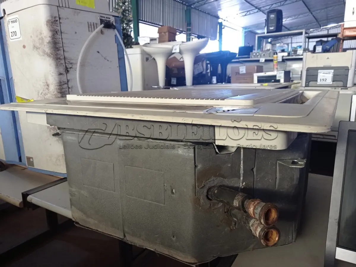 LOTE 269 - 01 EVAPORADORA DE TETO CASSETE MARCA YORK. (NO ESTADO) ATENÇÃO! FAZER A VISITAÇÃO ANTES DE ARREMATAR, NÃO SABEMOS SE FUNCIONA. LEILÃO NÃO TEM GARANTIA E NEM DEVOLUÇÃO, SUJEITO A POSSÍVEIS AVARIAS VISÍVEIS/OCULTAS E/OU AUSÊNCIA DE COMPONENTES.