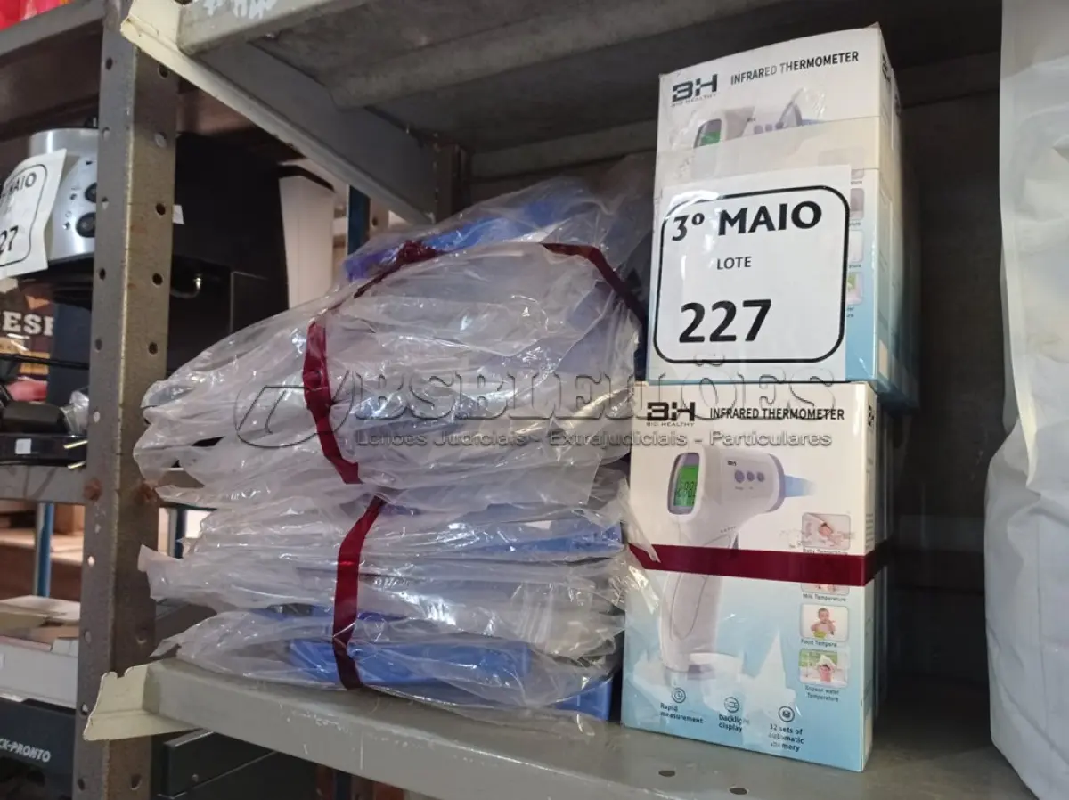 LOTE 227 - 08 TERMÔMETROS E 10 MÁSCARAS. (NO ESTADO) ATENÇÃO! FAZER A VISITAÇÃO ANTES DE ARREMATAR, NÃO SABEMOS SE FUNCIONA. LEILÃO NÃO TEM GARANTIA E NEM DEVOLUÇÃO, SUJEITO A POSSÍVEIS AVARIAS VISÍVEIS/OCULTAS E/OU AUSÊNCIA DE COMPONENTES.