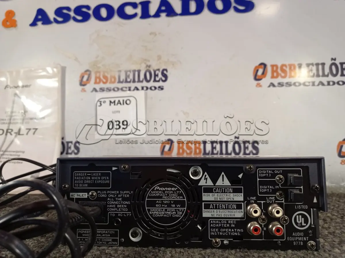 LOTE 039 - 01 GRAVADORA DE DISCOS COMPACTOS E GRAVADOR DE CD PDR-L77 COM CONTROLE E FONTE MARCA PIONEER. (NO ESTADO) ATENÇÃO! FAZER A VISITAÇÃO ANTES DE ARREMATAR, NÃO SABEMOS SE FUNCIONA. LEILÃO NÃO TEM GARANTIA E NEM DEVOLUÇÃO, SUJEITO A POSSÍVEIS AVARIAS VISÍVEIS/OCULTAS E/OU AUSÊNCIA DE COMPONENTES.
