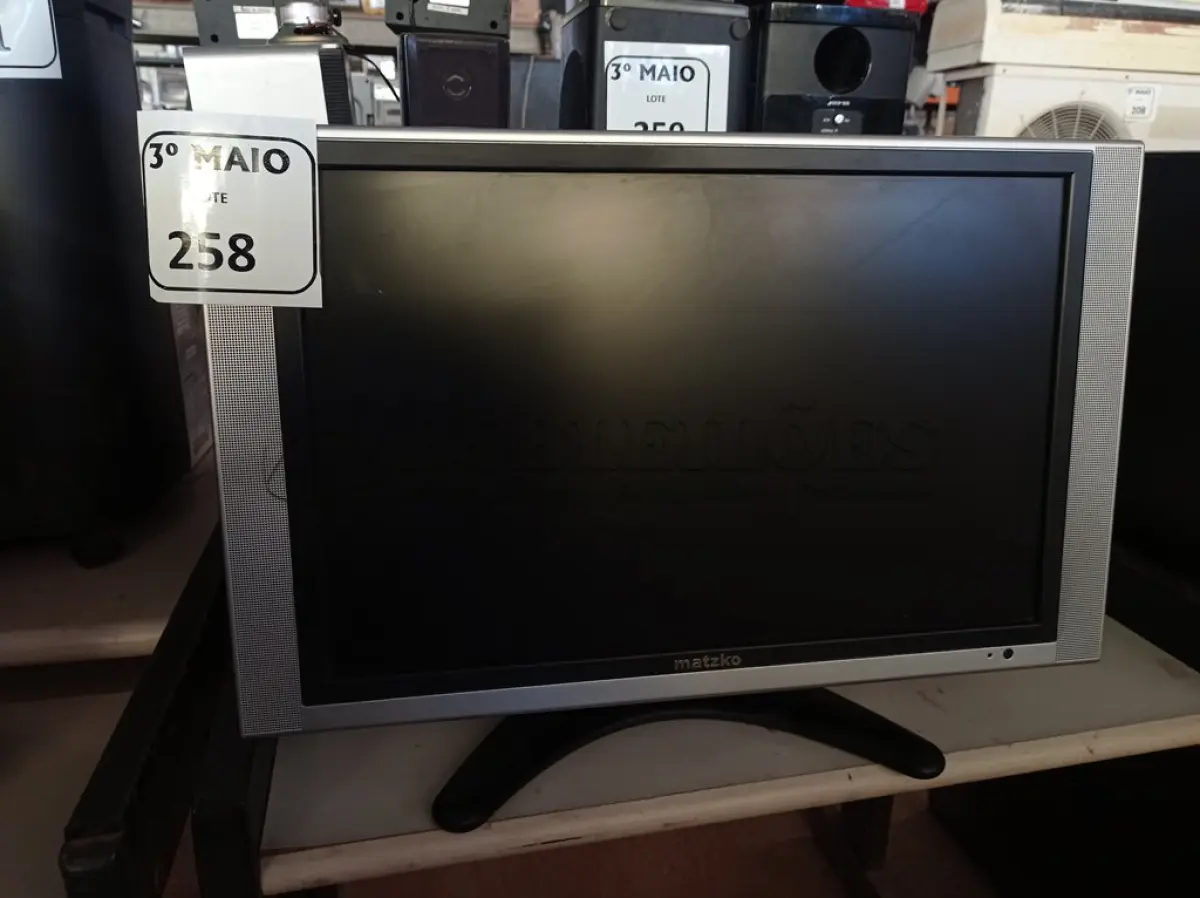 LOTE 258 - 01 MONITOR 22’’POL COM ENTRADA DE VÍDEO E ÁUDIO MARCA MATZKO COM AVARIAS. (NO ESTADO) ATENÇÃO! FAZER A VISITAÇÃO ANTES DE ARREMATAR, NÃO SABEMOS SE FUNCIONA. LEILÃO NÃO TEM GARANTIA E NEM DEVOLUÇÃO, SUJEITO A POSSÍVEIS AVARIAS VISÍVEIS/OCULTAS E/OU AUSÊNCIA DE COMPONENTES.