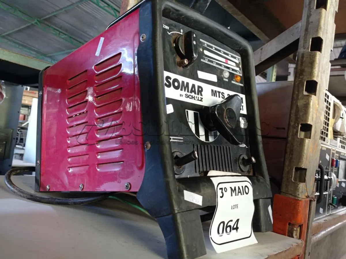 LOTE 064 - 01 MÁQUINA DE SOLDA PROFISSIONAL MTS 250M SOMAR SCHUZ. (NO ESTADO) ATENÇÃO! FAZER A VISITAÇÃO ANTES DE ARREMATAR, NÃO SABEMOS SE FUNCIONA. LEILÃO NÃO TEM GARANTIA E NEM DEVOLUÇÃO, SUJEITO A POSSÍVEIS AVARIAS VISÍVEIS/OCULTAS E/OU AUSÊNCIA DE COMPONENTES.