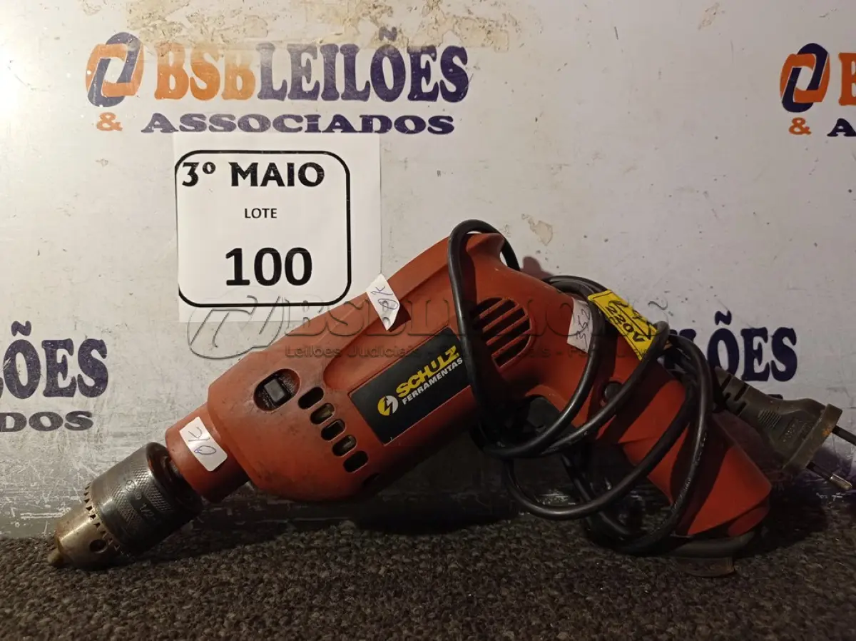 LOTE 100 - 01 PARAFUSADEIRA/FURADEIRA MARCA SCHUZ 220V. (NO ESTADO) ATENÇÃO! FAZER A VISITAÇÃO ANTES DE ARREMATAR, NÃO SABEMOS SE FUNCIONA. LEILÃO NÃO TEM GARANTIA E NEM DEVOLUÇÃO, SUJEITO A POSSÍVEIS AVARIAS VISÍVEIS/OCULTAS E/OU AUSÊNCIA DE COMPONENTES.