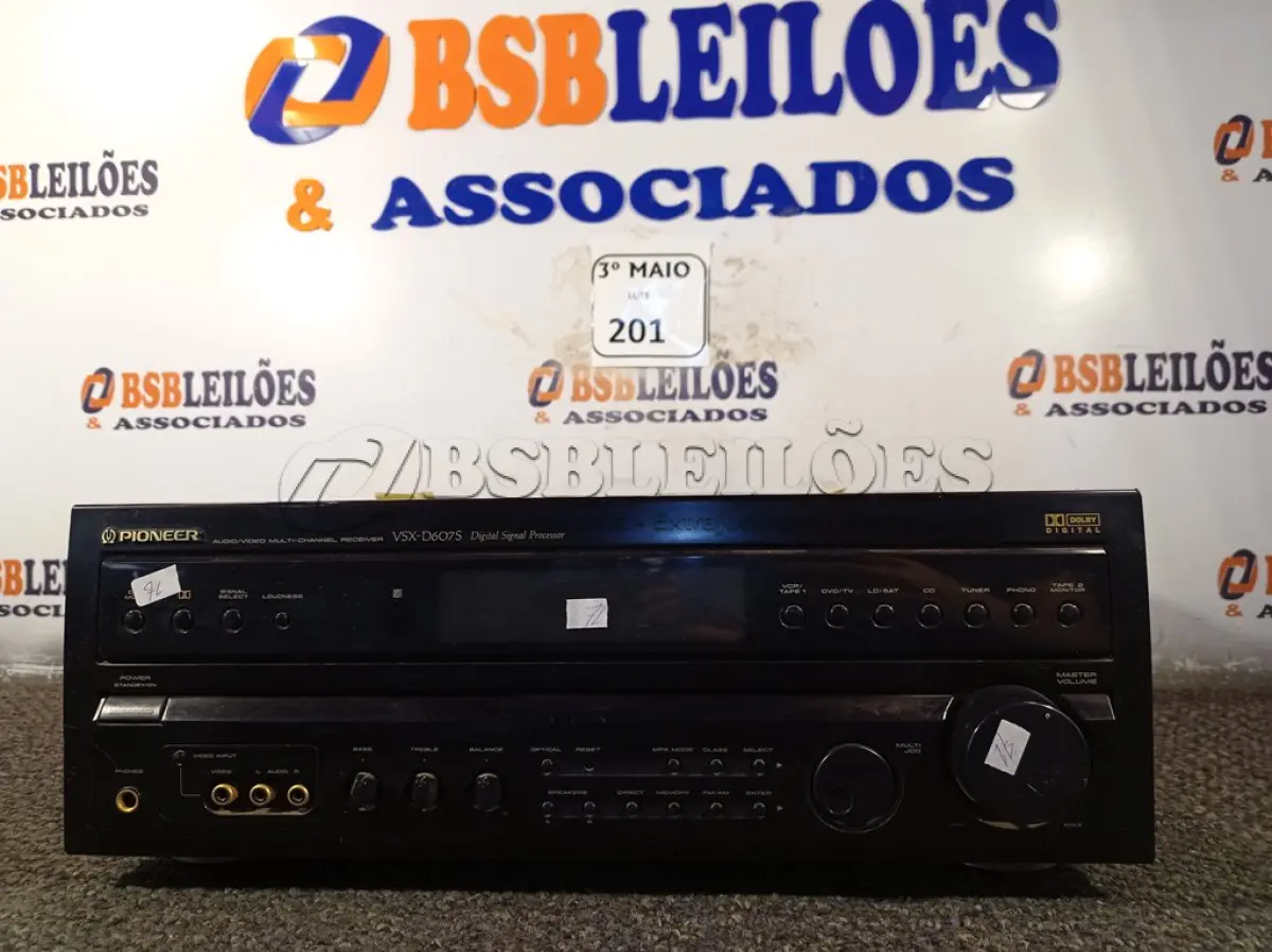 LOTE 201 - 01 RECEIVER MODELO VSX- D607S. (NO ESTADO) ATENÇÃO! FAZER A VISITAÇÃO ANTES DE ARREMATAR, NÃO SABEMOS SE FUNCIONA. LEILÃO NÃO TEM GARANTIA E NEM DEVOLUÇÃO, SUJEITO A POSSÍVEIS AVARIAS VISÍVEIS/OCULTAS E/OU AUSÊNCIA DE COMPONENTES.