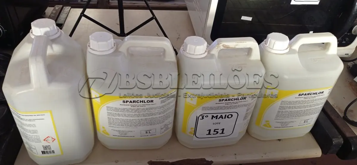 LOTE 151 - 04 GALÕES COM 05 L CADA, DE DESINFETANTE PARA SUPERFÍCIES FIXAS E ARTIGOS NÃO CÍTRICOS. (NO ESTADO) ATENÇÃO! FAZER A VISITAÇÃO ANTES DE ARREMATAR, NÃO SABEMOS SE FUNCIONA. LEILÃO NÃO TEM GARANTIA E NEM DEVOLUÇÃO, SUJEITO A POSSÍVEIS AVARIAS VISÍVEIS/OCULTAS E/OU AUSÊNCIA DE COMPONENTES.