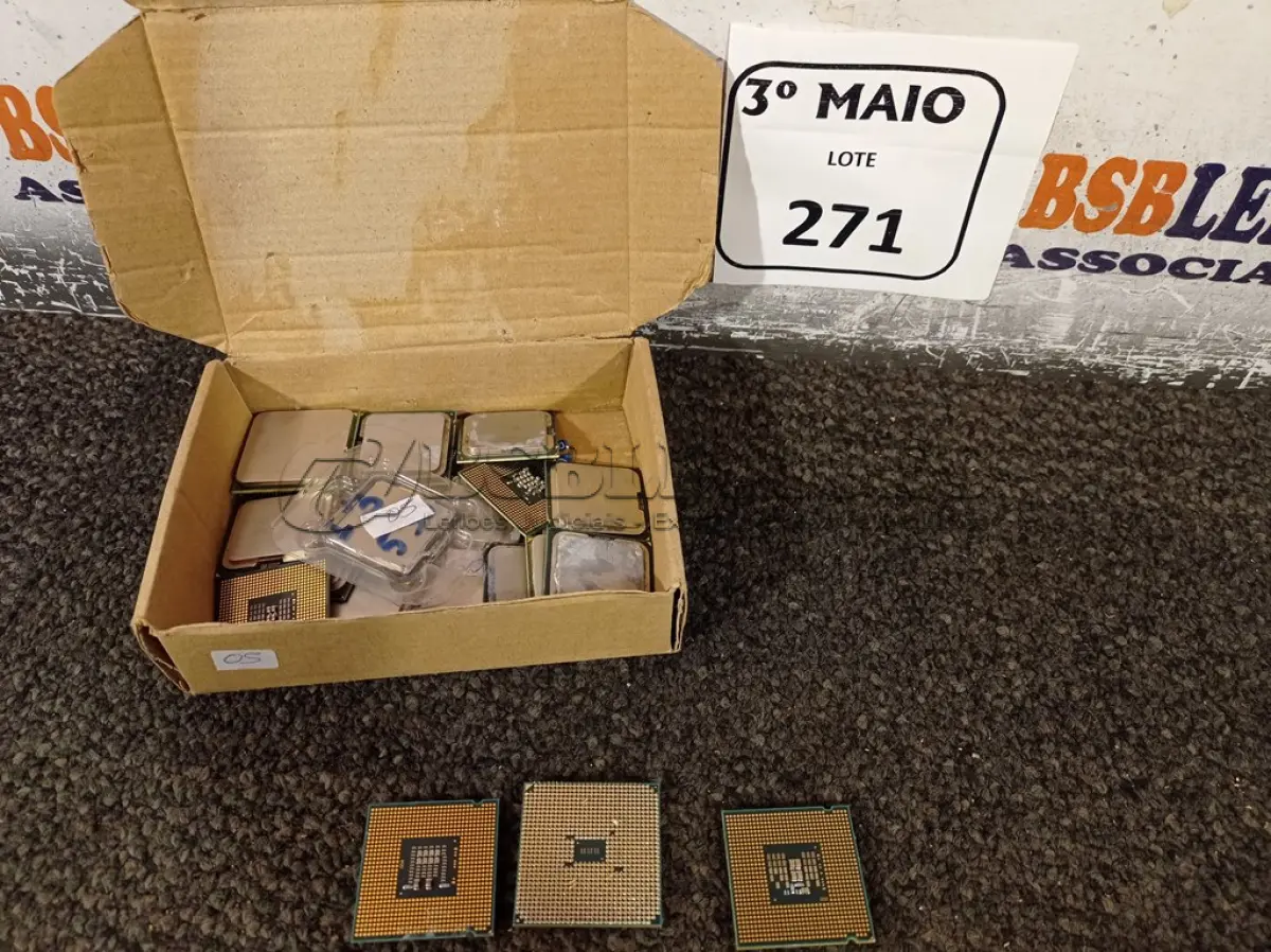 LOTE 271 - 01 LOTE COM 20 PROCESSADORES DIVERSOS. (NO ESTADO) ATENÇÃO! FAZER A VISITAÇÃO ANTES DE ARREMATAR, NÃO SABEMOS SE FUNCIONA. LEILÃO NÃO TEM GARANTIA E NEM DEVOLUÇÃO, SUJEITO A POSSÍVEIS AVARIAS VISÍVEIS/OCULTAS E/OU AUSÊNCIA DE COMPONENTES.