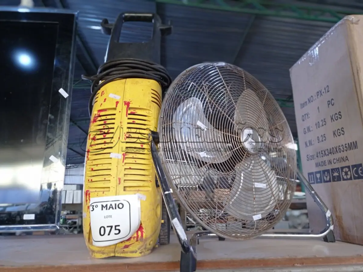 LOTE 075 - 01 LAVADORA DE ALTA PRESSÃO MARCA KARCHER K3.85 E 01 VENTILADOR COM AVARIAS. (NO ESTADO) ATENÇÃO! FAZER A VISITAÇÃO ANTES DE ARREMATAR, NÃO SABEMOS SE FUNCIONA. LEILÃO NÃO TEM GARANTIA E NEM DEVOLUÇÃO, SUJEITO A POSSÍVEIS AVARIAS VISÍVEIS/OCULTAS E/OU AUSÊNCIA DE COMPONENTES.