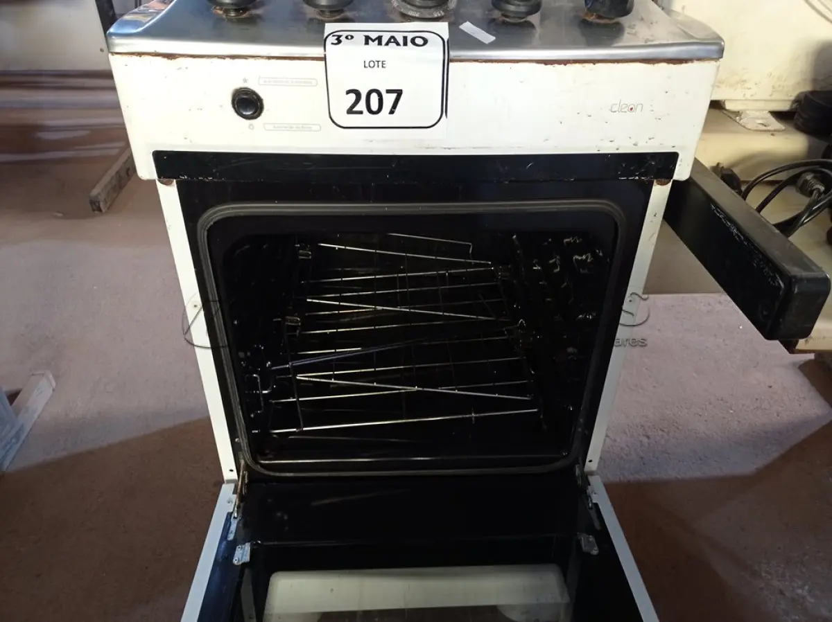 LOTE 207 - 01 FOGÃO 04 BOCAS MARCA BRASTEMP. (NO ESTADO) ATENÇÃO! FAZER A VISITAÇÃO ANTES DE ARREMATAR, NÃO SABEMOS SE FUNCIONA. LEILÃO NÃO TEM GARANTIA E NEM DEVOLUÇÃO, SUJEITO A POSSÍVEIS AVARIAS VISÍVEIS/OCULTAS E/OU AUSÊNCIA DE COMPONENTES.