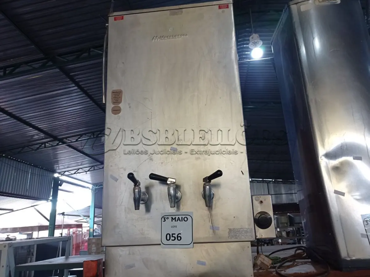 LOTE 056 - 01 CAFETEIRA INDUSTRIAL ELÉTRICA EM INOX. (NO ESTADO) ATENÇÃO! FAZER A VISITAÇÃO ANTES DE ARREMATAR, NÃO SABEMOS SE FUNCIONA. LEILÃO NÃO TEM GARANTIA E NEM DEVOLUÇÃO, SUJEITO A POSSÍVEIS AVARIAS VISÍVEIS/OCULTAS E/OU AUSÊNCIA DE COMPONENTES.