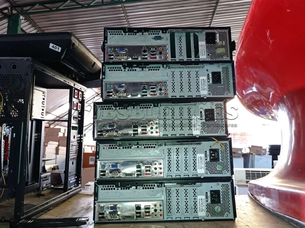 LOTE 098 - 05 CPU’S MARCA POSITIVO. (NO ESTADO) ATENÇÃO! FAZER A VISITAÇÃO ANTES DE ARREMATAR, NÃO SABEMOS SE FUNCIONA. LEILÃO NÃO TEM GARANTIA E NEM DEVOLUÇÃO, SUJEITO A POSSÍVEIS AVARIAS VISÍVEIS/OCULTAS E/OU AUSÊNCIA DE COMPONENTES.