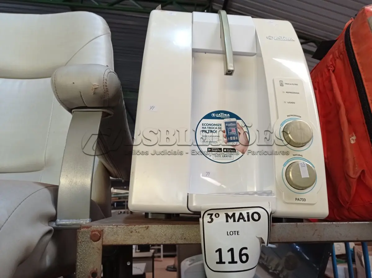 LOTE 116 - 01 PURIFICADOR DE ÁGUA MARCA LATINA MODELO PA 733. (NO ESTADO) ATENÇÃO! FAZER A VISITAÇÃO ANTES DE ARREMATAR, NÃO SABEMOS SE FUNCIONA. LEILÃO NÃO TEM GARANTIA E NEM DEVOLUÇÃO, SUJEITO A POSSÍVEIS AVARIAS VISÍVEIS/OCULTAS E/OU AUSÊNCIA DE COMPONENTES.