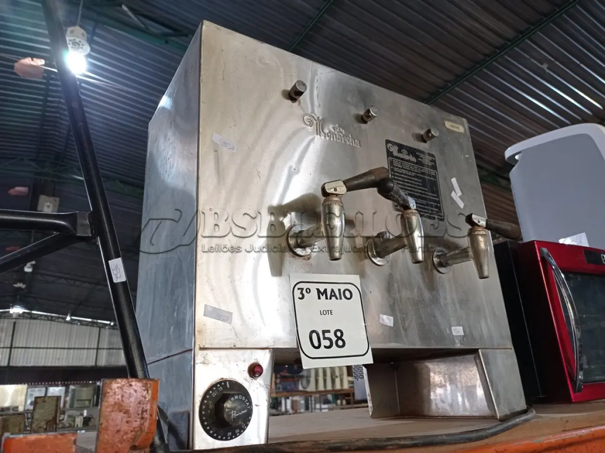 LOTE 058 - 01 CAFETEIRA INDUSTRIAL ELÉTRICA EM INOX. (NO ESTADO) ATENÇÃO! FAZER A VISITAÇÃO ANTES DE ARREMATAR, NÃO SABEMOS SE FUNCIONA. LEILÃO NÃO TEM GARANTIA E NEM DEVOLUÇÃO, SUJEITO A POSSÍVEIS AVARIAS VISÍVEIS/OCULTAS E/OU AUSÊNCIA DE COMPONENTES.