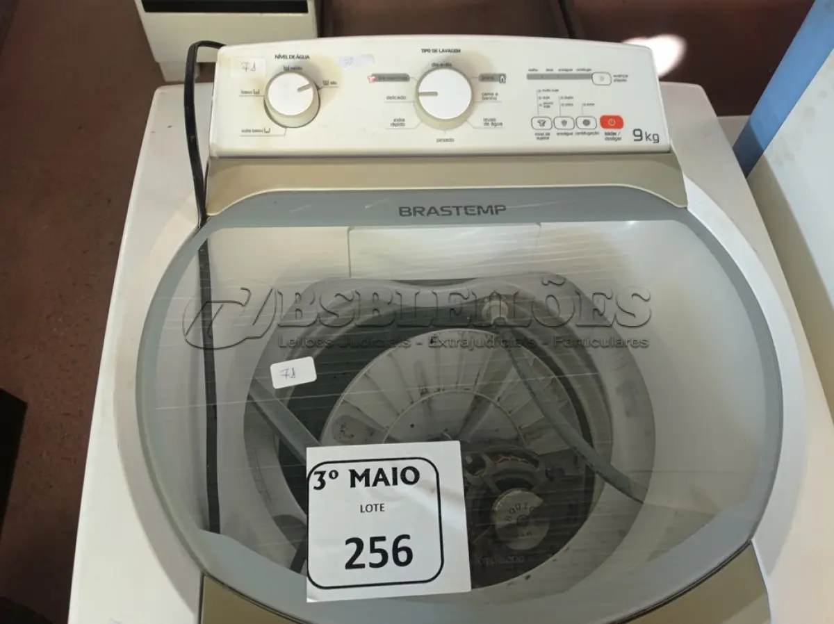 LOTE 256 - 01 MÁQUINA DE LAVAR MARCA BRASTEMP PARA RETIRADA DE PEÇAS. (NO ESTADO) ATENÇÃO! FAZER A VISITAÇÃO ANTES DE ARREMATAR, NÃO SABEMOS SE FUNCIONA. LEILÃO NÃO TEM GARANTIA E NEM DEVOLUÇÃO, SUJEITO A POSSÍVEIS AVARIAS VISÍVEIS/OCULTAS E/OU AUSÊNCIA DE COMPONENTES.