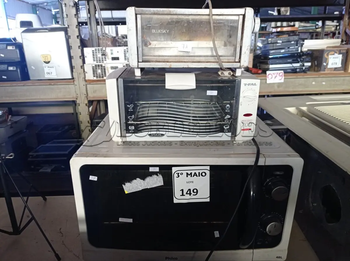 LOTE 149 - 03 FORNOS ELÉTRICOS COM AVARIAS. (NO ESTADO) ATENÇÃO! FAZER A VISITAÇÃO ANTES DE ARREMATAR, NÃO SABEMOS SE FUNCIONA. LEILÃO NÃO TEM GARANTIA E NEM DEVOLUÇÃO, SUJEITO A POSSÍVEIS AVARIAS VISÍVEIS/OCULTAS E/OU AUSÊNCIA DE COMPONENTES.