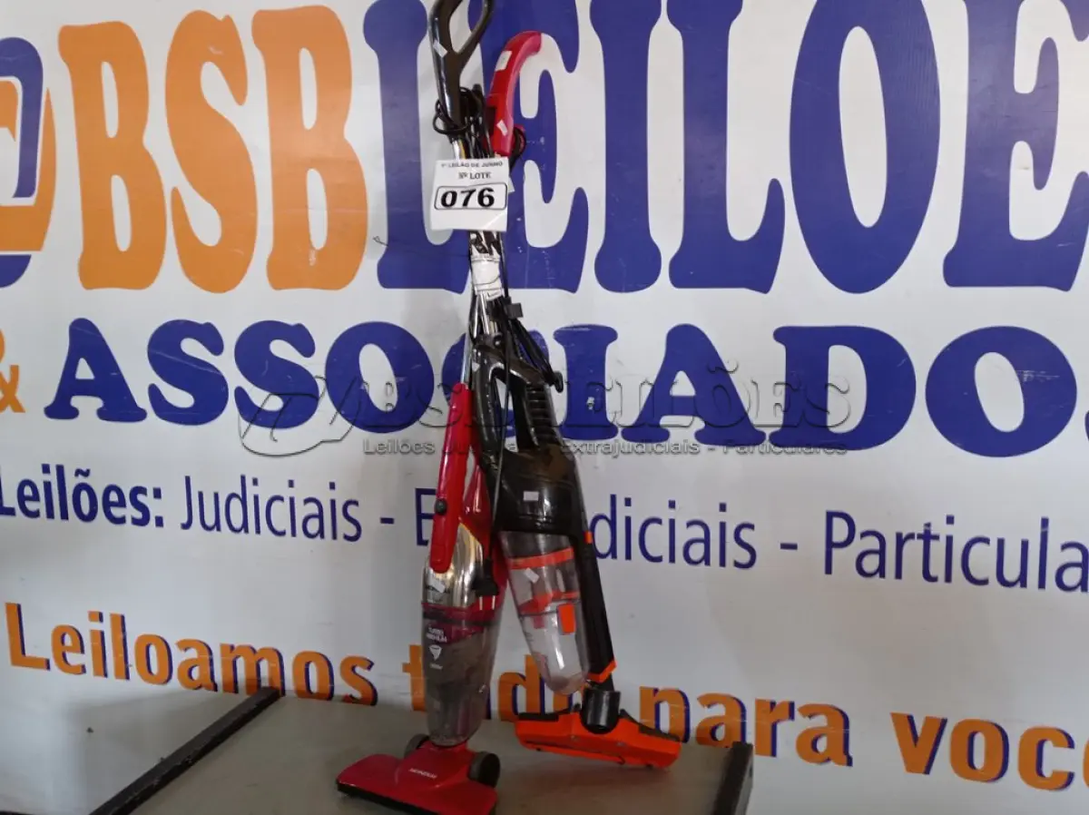 LOTE 076 - 02 ASPIRADORES DE PÓ MARCAS E MODELOS DIVERSOS. (NO ESTADO) ATENÇÃO! FAZER A VISITAÇÃO ANTES DE ARREMATAR, NÃO SABEMOS SE FUNCIONA. LEILÃO NÃO TEM GARANTIA E NEM DEVOLUÇÃO, SUJEITO A POSSÍVEIS AVARIAS VISÍVEIS/OCULTAS E/OU AUSÊNCIA DE COMPONENTES.